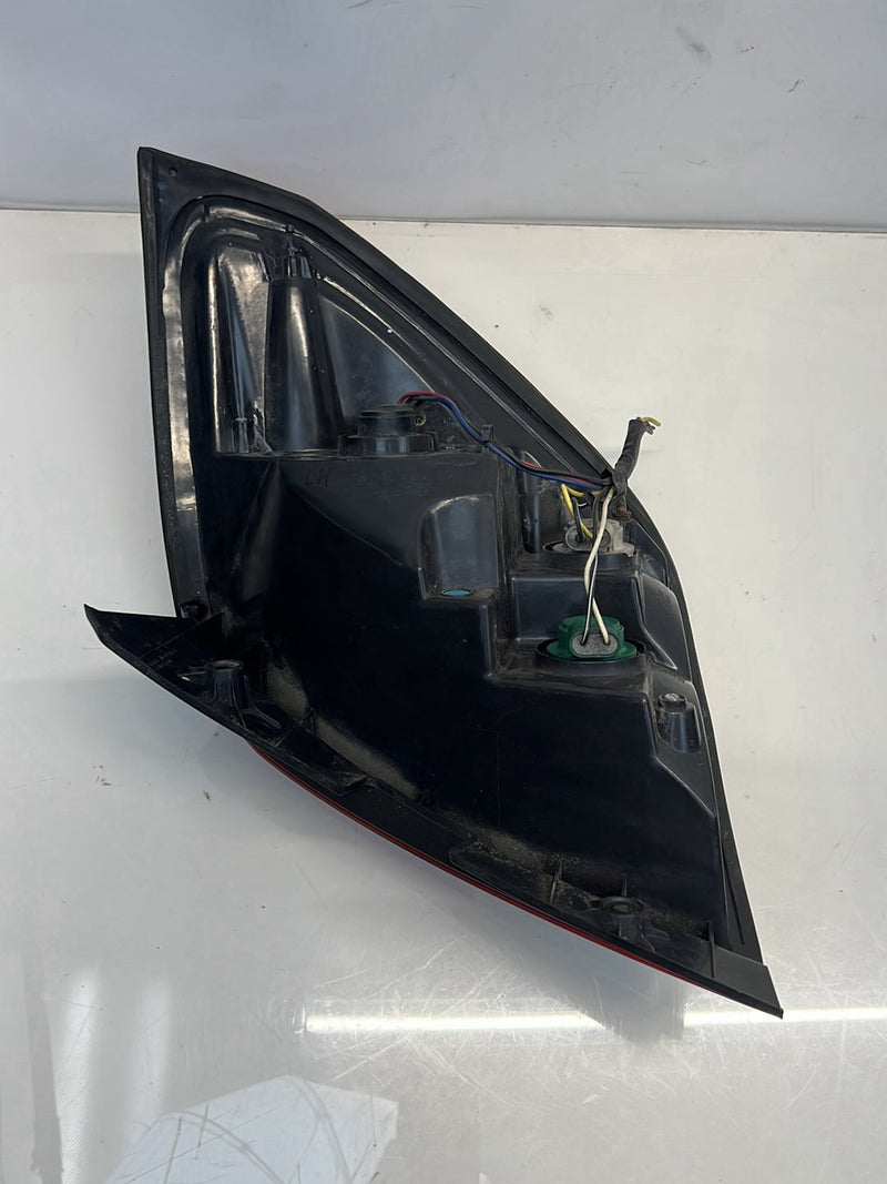 2012 Chevrolet Captiva Sport - Tail Light Pair PN: 4157NAK