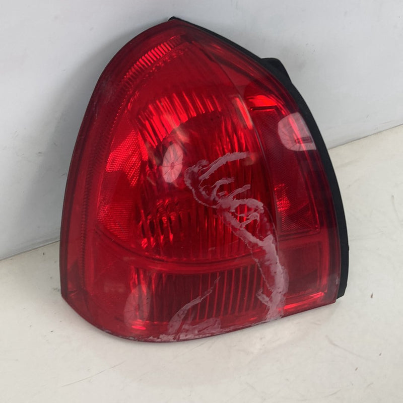 2002-2005 Lincoln Town Car Signature Tail Light Left WIX13B505A OEM #5137M