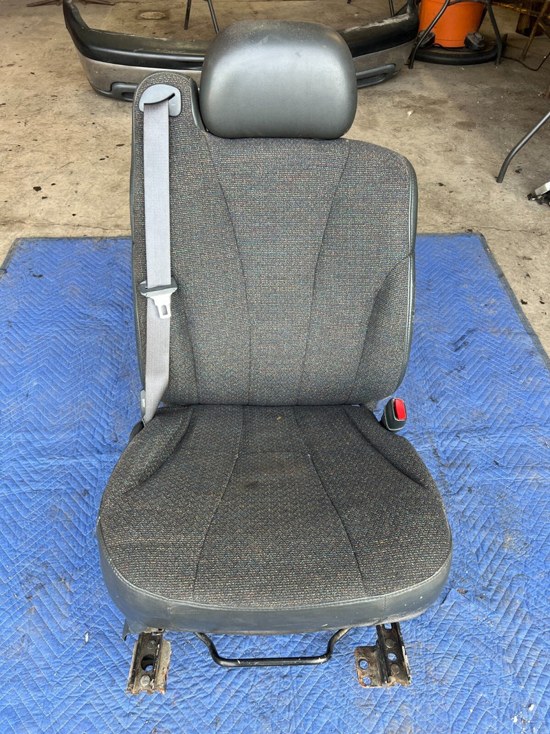 1999-2002 Chevy Silverado GM 1500 2500 Passenger Right RH Cloth Seat OEM #1854CN