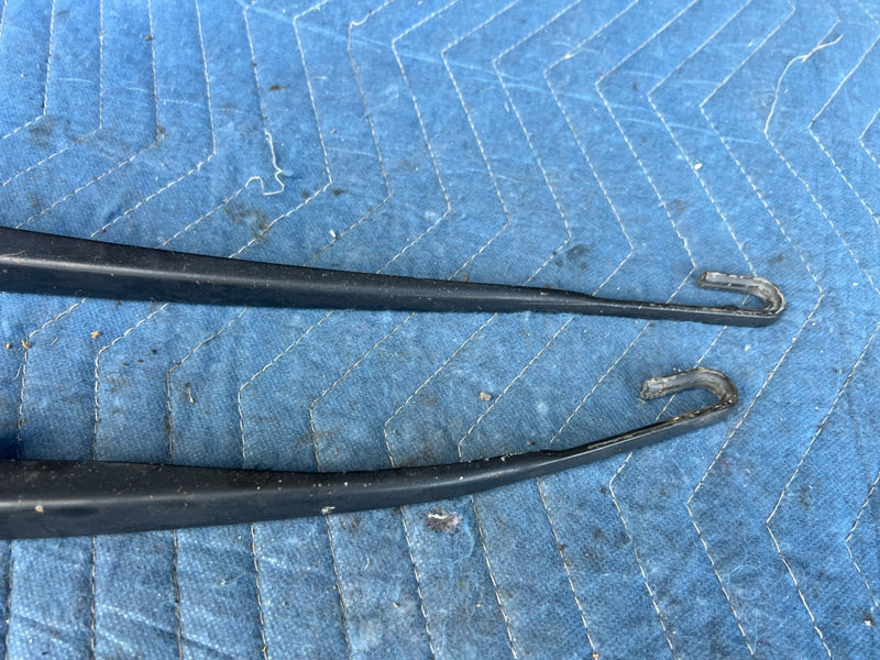 2000-2005 BMW 330xi 325xi E46 Front RH & LH Windshield Wiper Arm Pair OE #4779EM