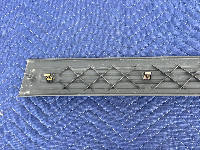 Chevrolet Silverado - Door Sill Front PN: 15068358