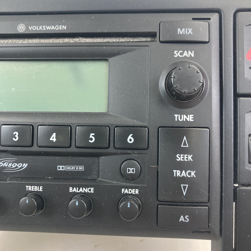2001-2005 Volkswagen Passat Radio AM FM CD Headunit OEM #5497M