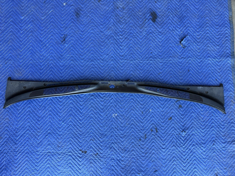 1998-2003 Jaguar XJR XJ8 X308 Cowl Trim Cover Panel Wiper GNC8861BC #4658E