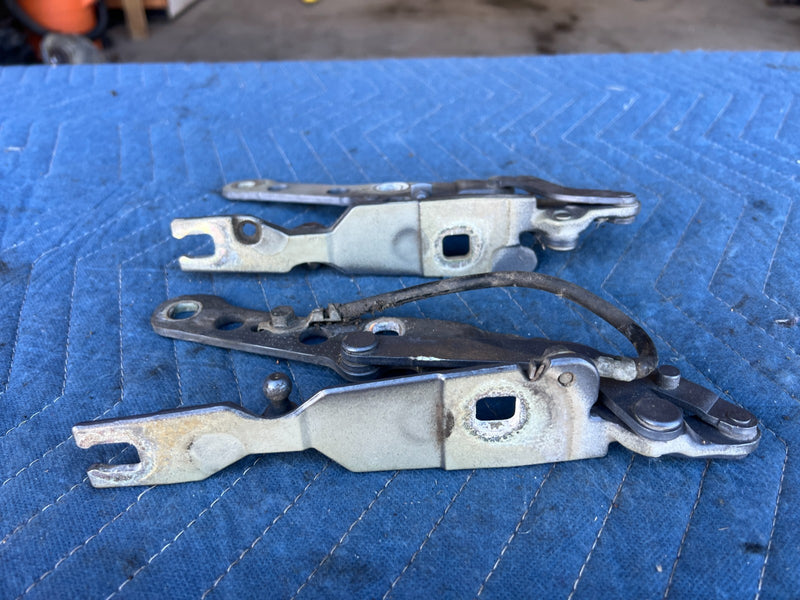 2000-2005 BMW 330xi 325xi E46 Sedan Rear Left Right Trunk Hinge Pair OEM #4778EM