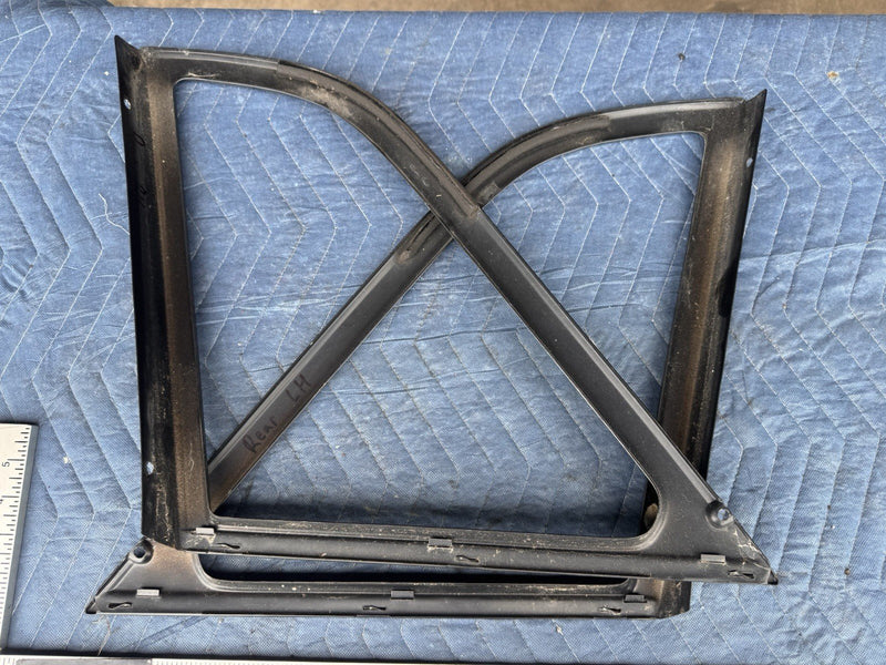 1986-1993 Volvo 240 244 Sedan Exterior Quarter Window Trim L & R OEM #4898E