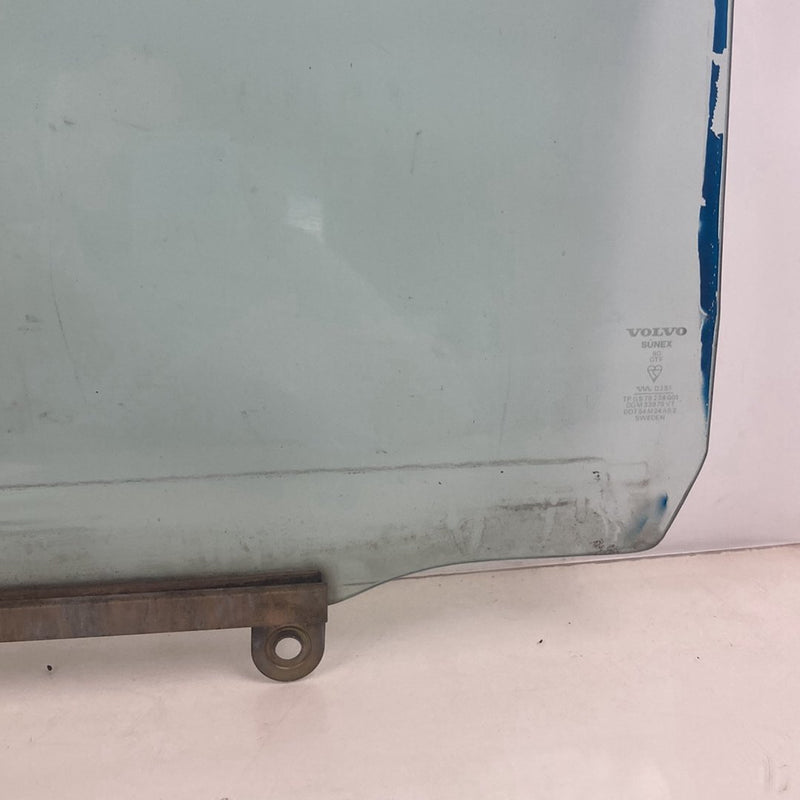 1975-1980 Volvo 244 Window Glass Passenger Rear Right 78238001 OEM #4887M