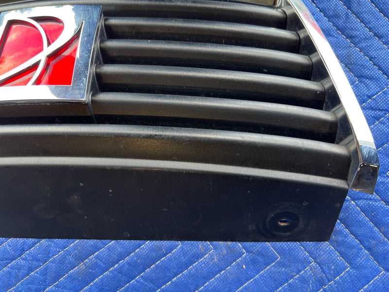 2002-2007 Saturn Vue Exterior Front Upper Grille Hood Trim 15851596 OEM #615EM