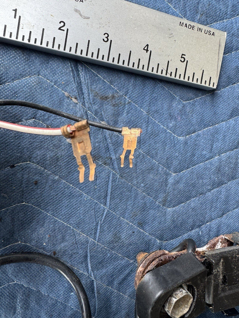 1986-1993 Volvo 240 244 245 Pair Of Front Seat Belt Buckles Receivers OEM #4828E