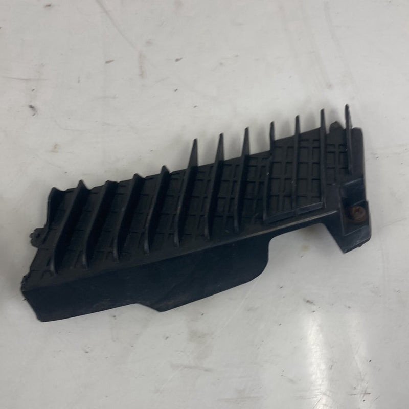 1995-1998 Chevrolet Silverado 2500 GMT400 Cowl End Trim 15969624 15969623