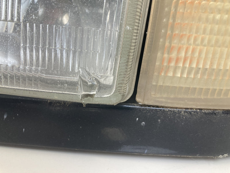 1992 Volvo 940 944 - Headlight PN: LE2255DR LE2255DL