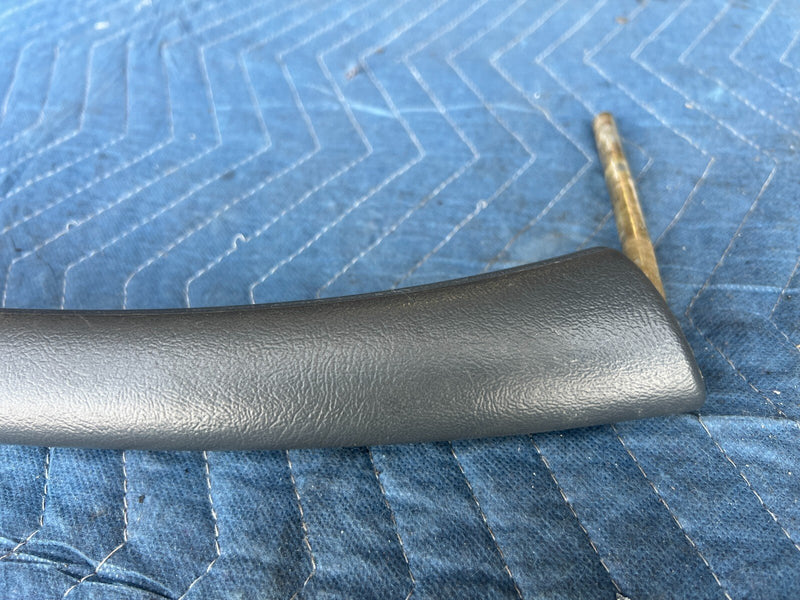 1999-2002 Chevy Silverado GM 1500 2500 Passenger Grab Bar Handle OEM #1800CN