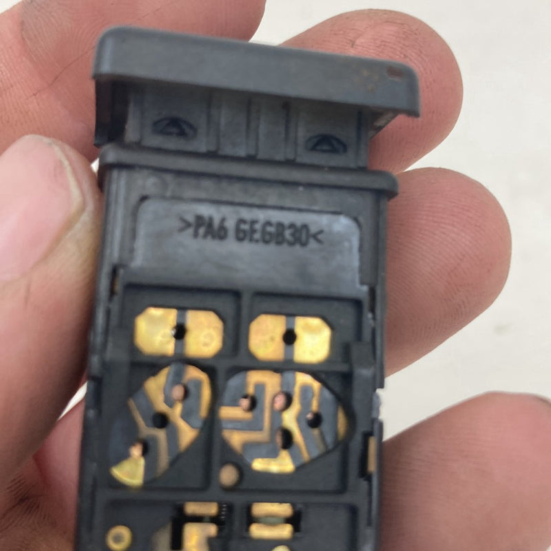 1999-2004 Land Rover Discovery II L550 Fuel Door Release Button Switch OEM #5041M