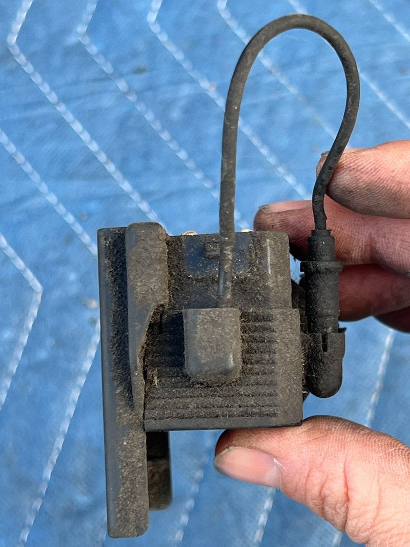 1986-1993 Volvo 240 244 Sedan Diagnostic Connection Box 1363929 OEM #4230EM
