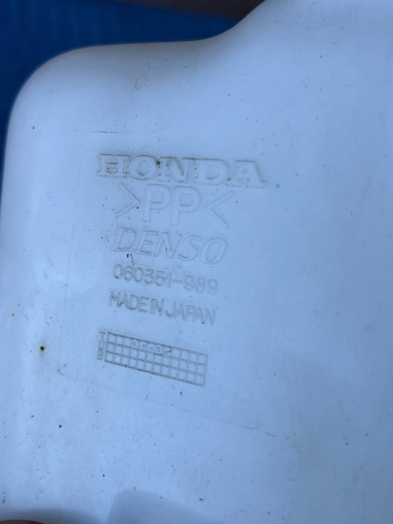 1998-2002 Honda Accord Windshield Washer Fluid Jug 060351-989 OEM #2022CN