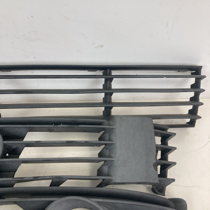 2001-2005 VW Volkswagen Passat Bumper Grille Lower 3 piece OEM #5569M