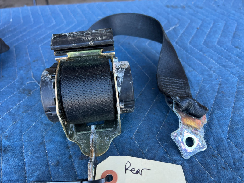 2000-2005 BMW 330xi 325xi E46 Rear Seat Belt Retractor & Buckle Set OEM #4822EM