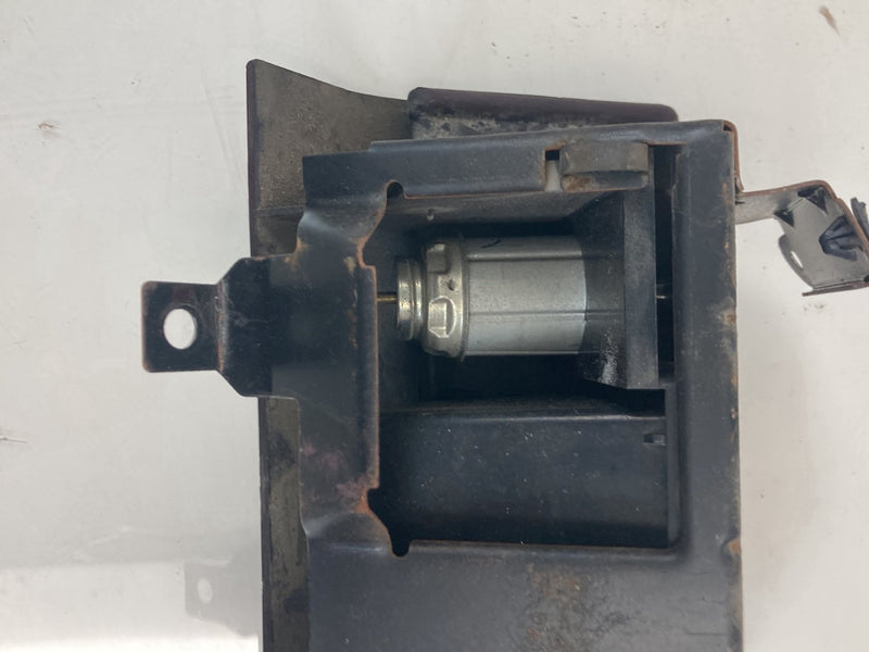 1988 Chevrolet Silverado 1500 GMT400 - Ash Tray PN: 26861 19AU85 TNP-3192