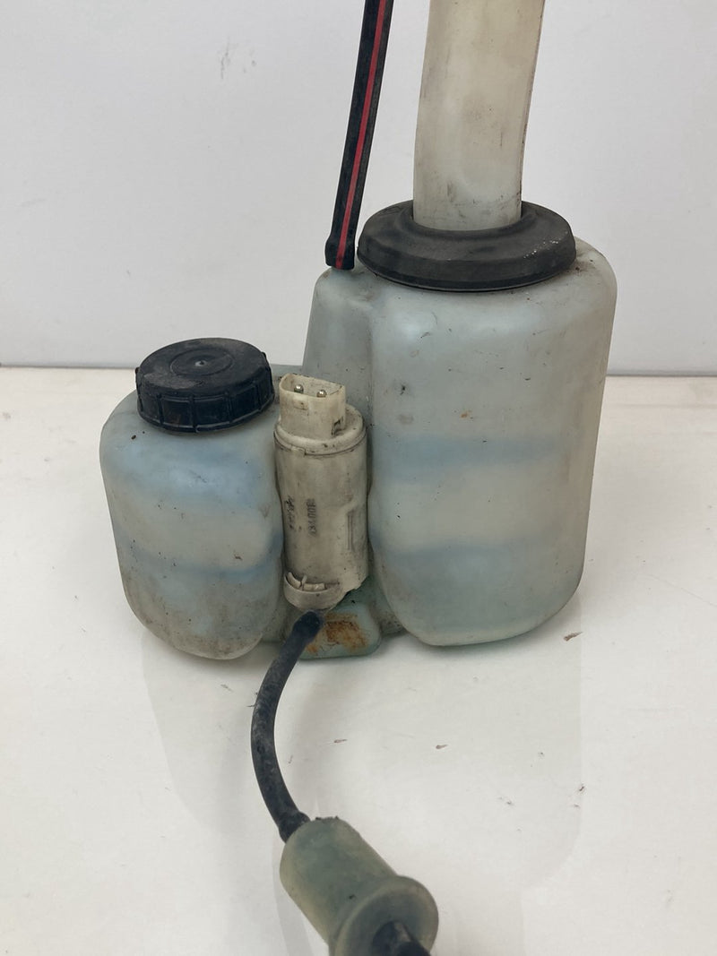 1992 Volvo 940 944 - Windshield Washer Reservoir PN: 3538453 1392854