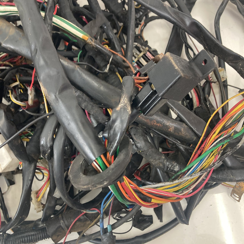1981-1985 Volvo 240 245 Body Wiring Harness Relays Fuse OEM