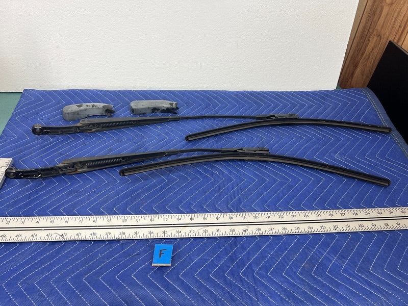 2005-2007 Volvo S60R S60 V70R LH & RH Windshield Wiper Arm Blade Pair OEM#1329EM