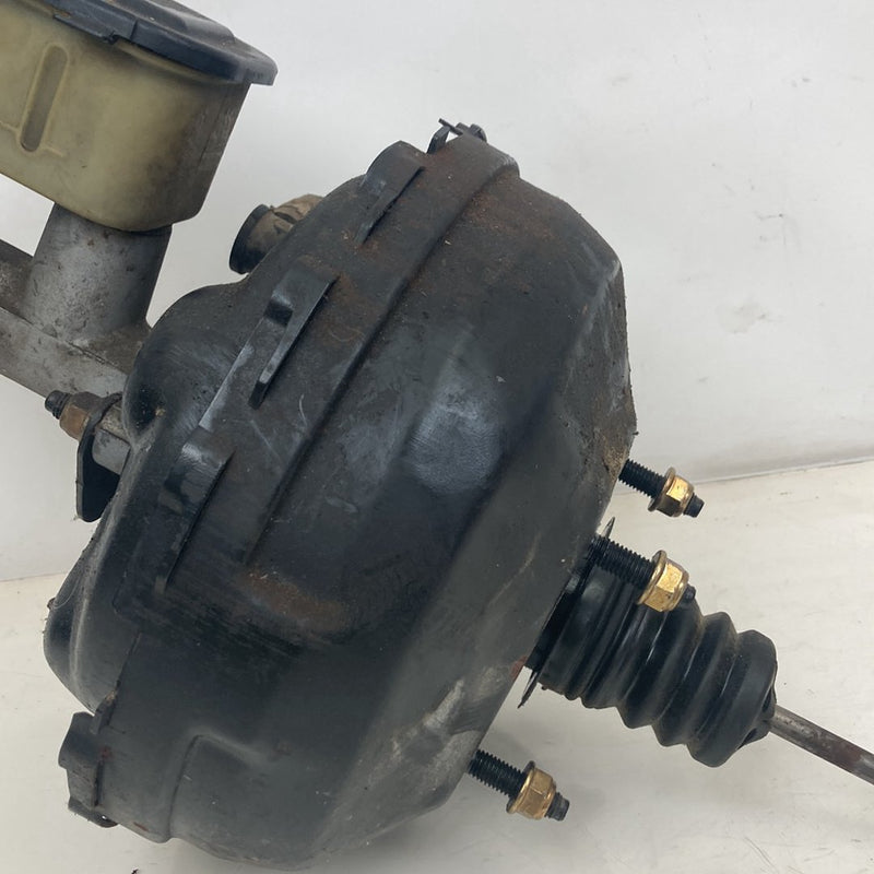 1995-1998 Chevrolet Silverado 2500 GMT400 Brake Master Cylinder Booster OEM