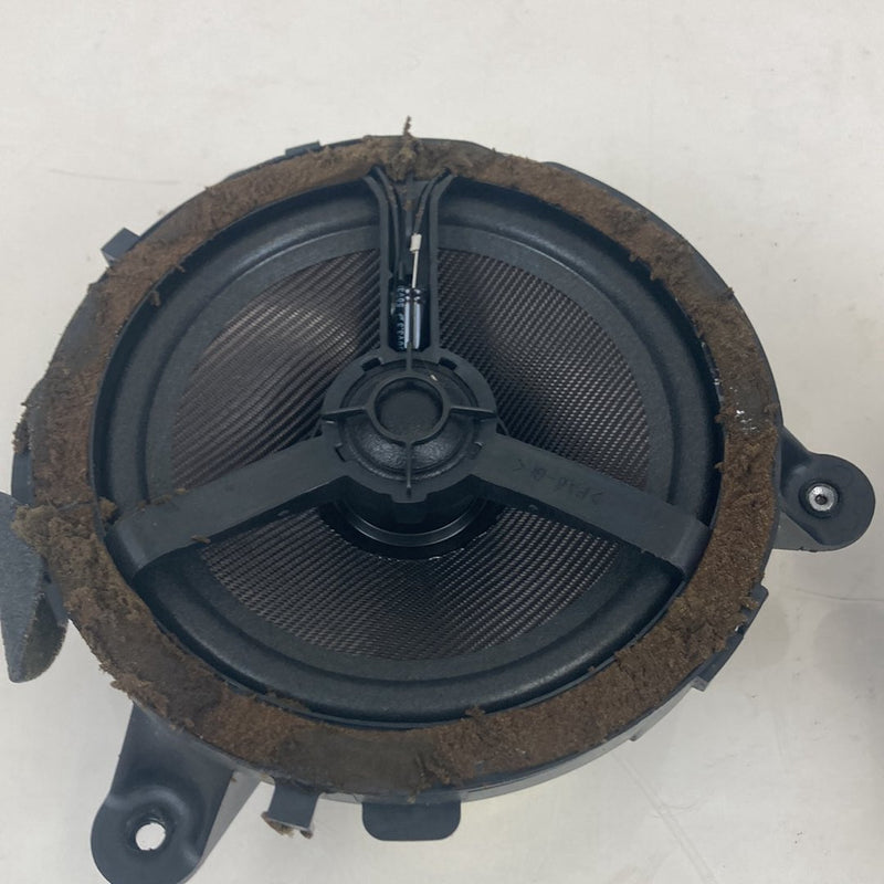2003-2006 Volvo XC90 Rear Left & Right Door Speaker Pair 8633110 OEM #4822M