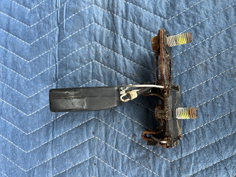 1993-1997 Volvo 850 850R Wagon Rear Seat Belt Buckle Set Of 3 Receiver OE #4475E