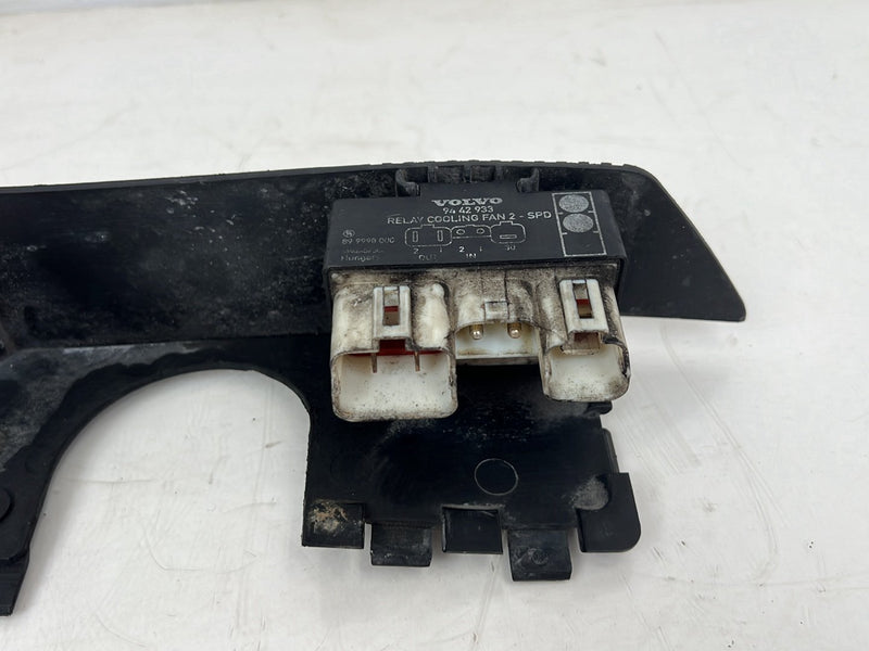 1993-1997 Volvo 850 Vacuum Valve & Cooling Fan Relay 9442933 OEM