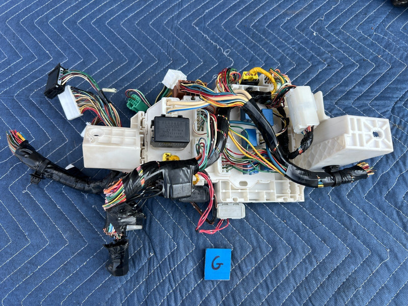 2010-2013 Suzuki SX4 Hatchback Interior Relay Fuse Box #1330CN
