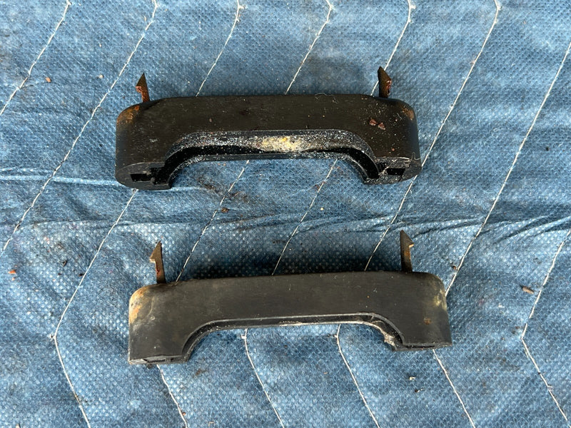 1989-1995 Volvo 740 940 Sedan Front Lower Radiator Support Mount Pair OE #3799EM