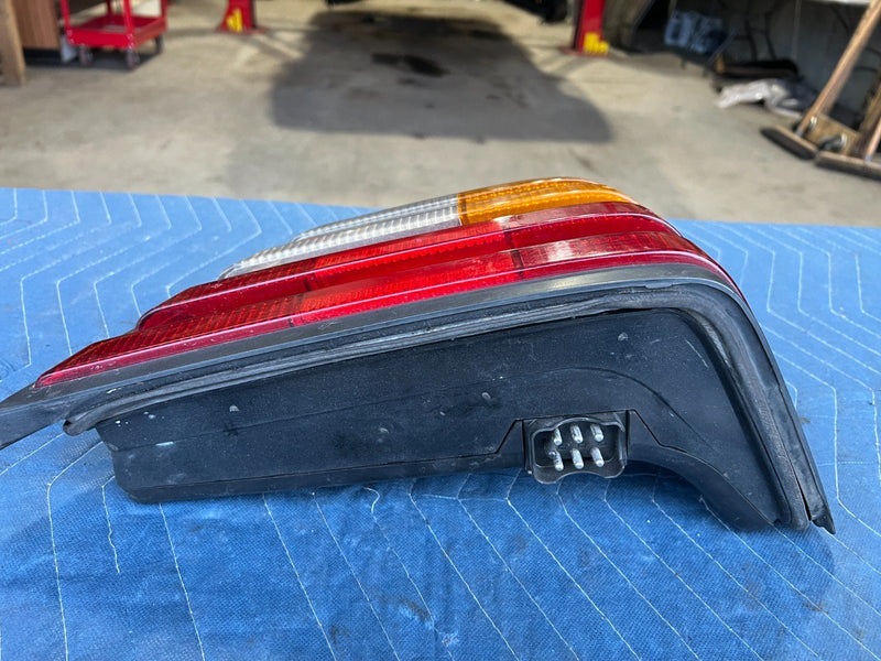 1986-1995 Mercedes 300D W124 Rear Right RH Passenger Tail Light Lamp OEM #2646EM