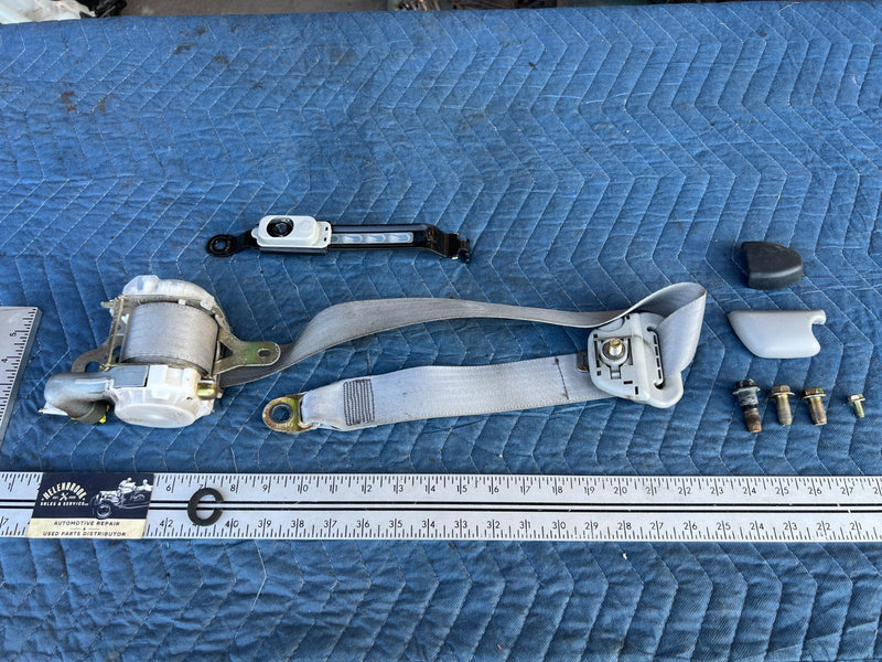 2003-2008 Toyota Corolla Front Passenger Right Seat Belt Retractor OEM #3320EM