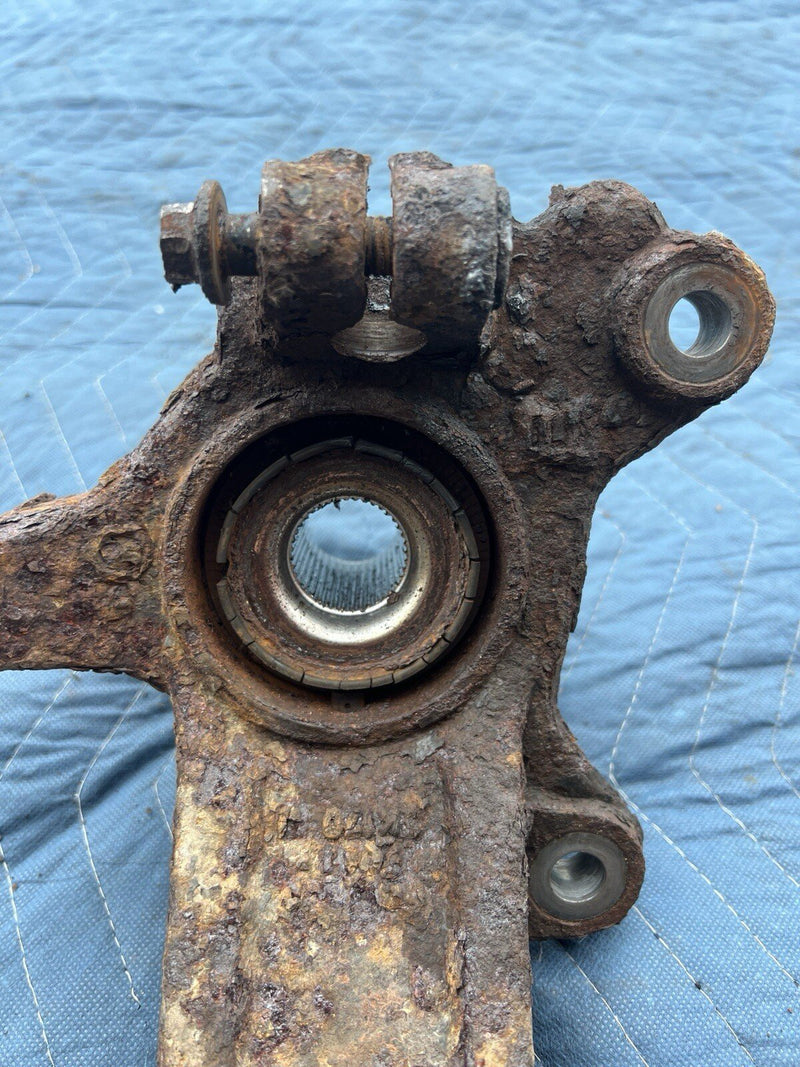 2008-2010 Volvo XC70 S80 Passenger R Front Steering Knuckle Bearing OEM #4183E