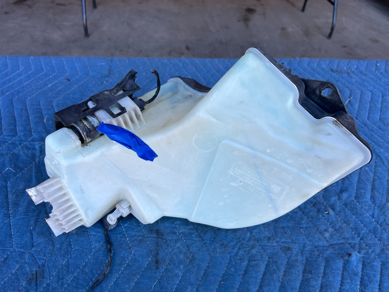 2000-2005 BMW 330xi 325xi E46 Windshield Washer Fluid Reservoir Tank OEM #4821EM