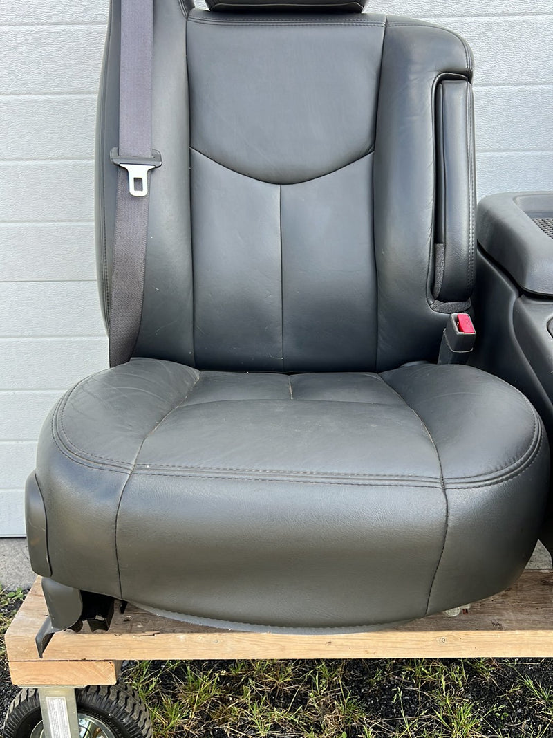 1999-2006 Chevrolet Silverado Front Seat Gray Leather Center Console OEM #5615EM