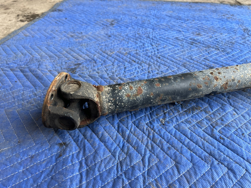 1992-1995 Volvo 940 740 Auto Transmission Center Driveshaft Assembly OEM #3301EM
