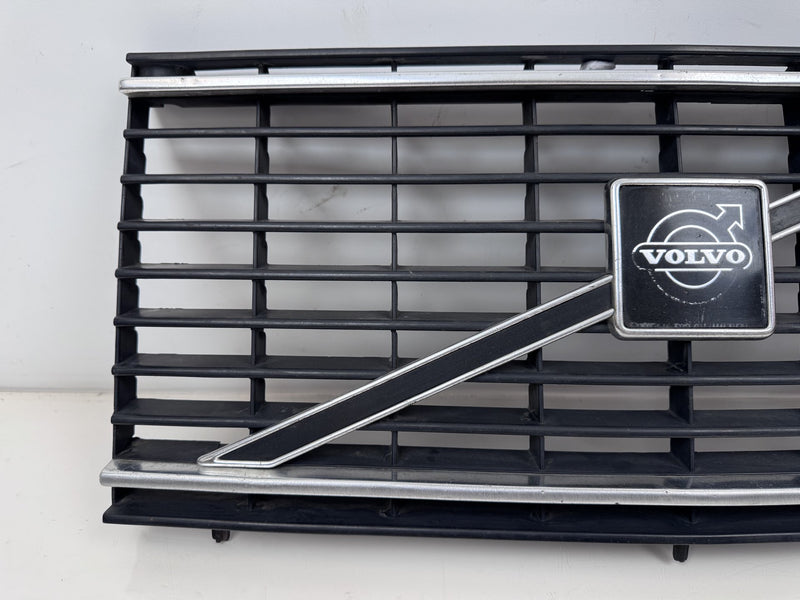 TV Screen Volvo 240 Headlights w/Flathood Eggcrate Grille
