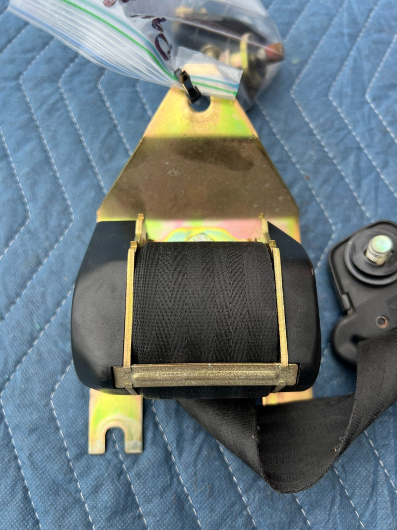 1986-1993 Volvo 240 245 Wagon Rear Passenger Seat Belt Retractor OEM #4049EM
