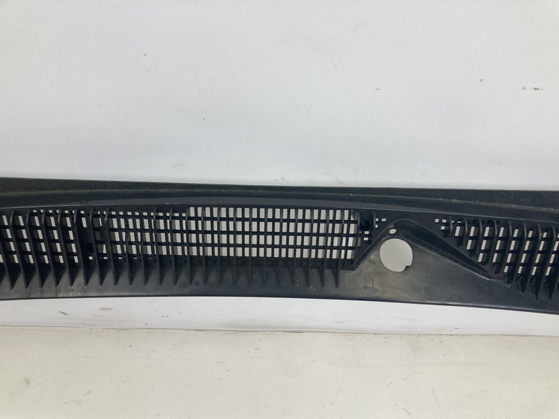 1995-1998 Chevrolet Silverado 2500 GMT400 Cowl Panel 15969625 OEM