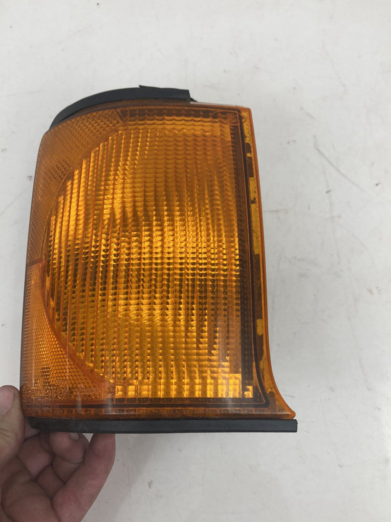 1999-2004 Land Rover Discovery II L550 Turn Signal Front Right Corner 54596268 OEM #5076M