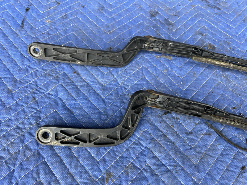 1993-1997 Volvo 850 850R Windshield Wiper Arm Pair Left & Right OEM #4441E