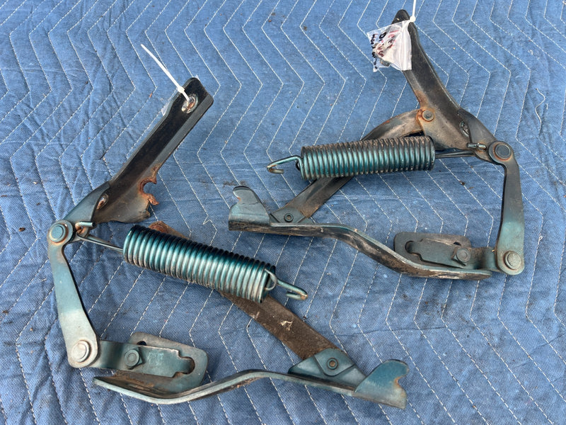 1986-1993 Volvo 240 244 Sedan Right & Left Hood Hinge Pair Green OEM #4234EM