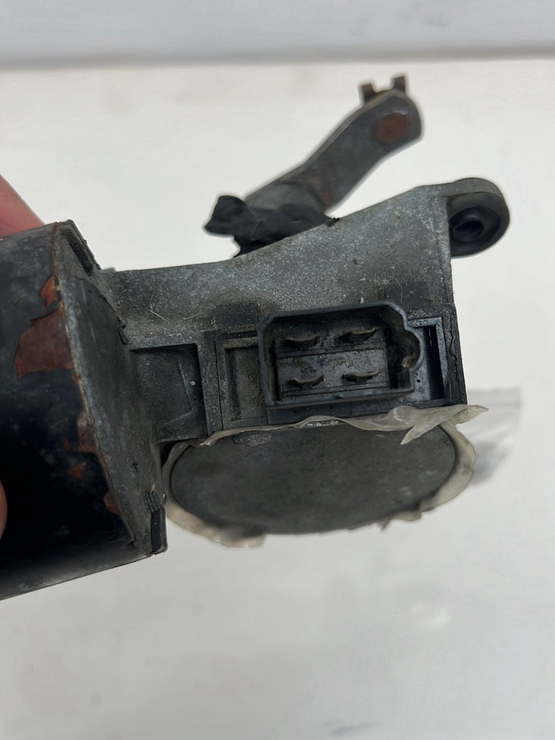 1975-1980 Volvo 244 240 Front Windshield Wiper Motor w/ Bolts OEM #5339EM