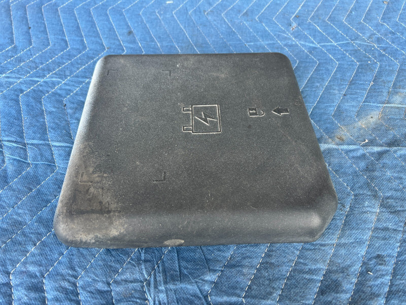 1999-2002 Chevy Silverado GM 1500 2500 Fuse Box Battery Cover Hood OEM #1747CN