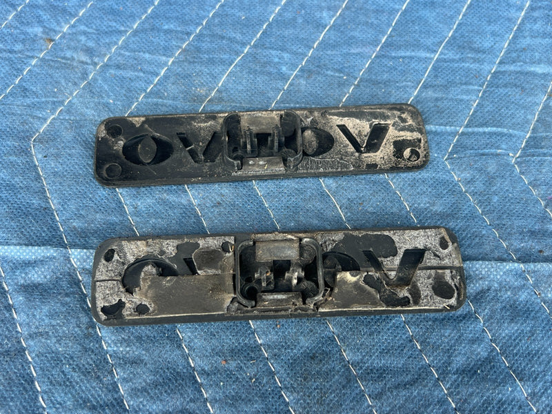 1992-1995 Volvo 940 740 Right & Left Front Fender Emblem Badge Pair OEM #3215EM