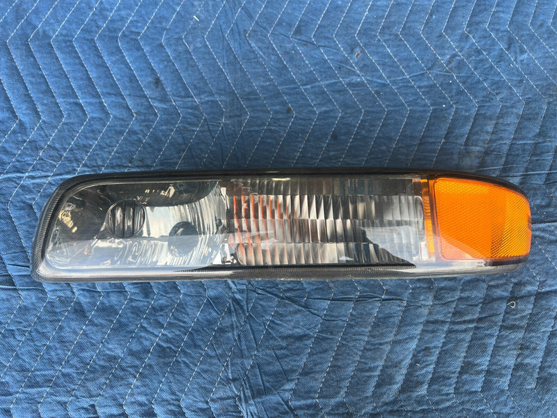1999-2002 Chevy Silverado GM 1500 2500 Front RH LH Turn Signal Light OEM #1735CN