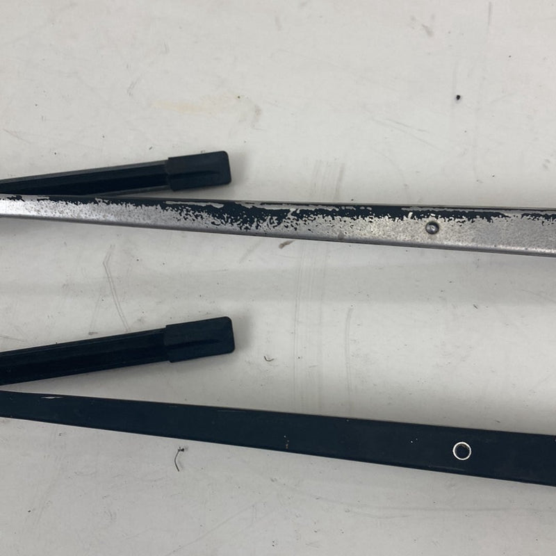 1995-1998 Chevrolet Silverado 2500 GMT400 Windshield Wiper Arm Pair OEM