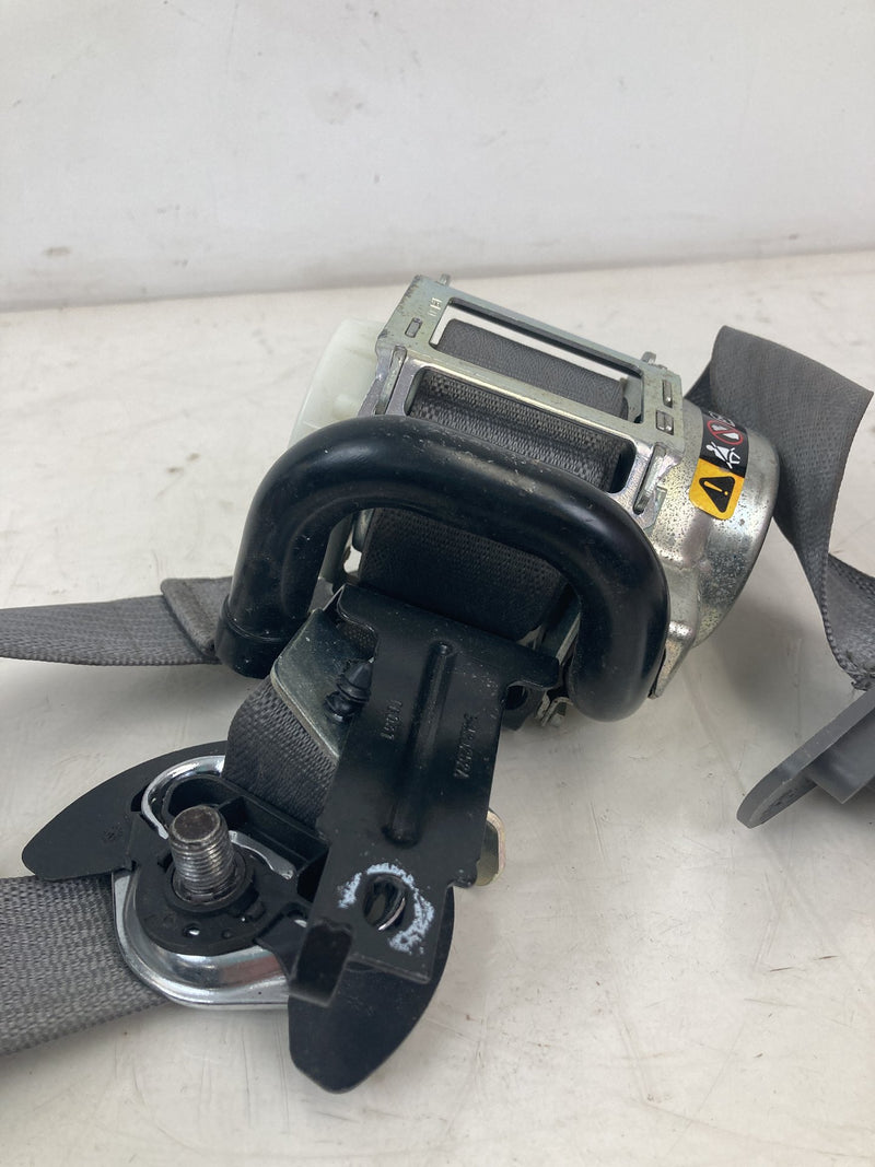 2014-2018 Chevrolet Silverado GMT900 Seat Belt Front Right 84846426 OEM #5617M