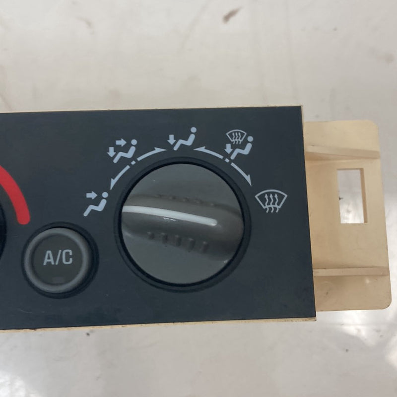 1995-1998 Chevrolet Silverado 2500 GMT400 HVAC Climate Control 16199266 OEM
