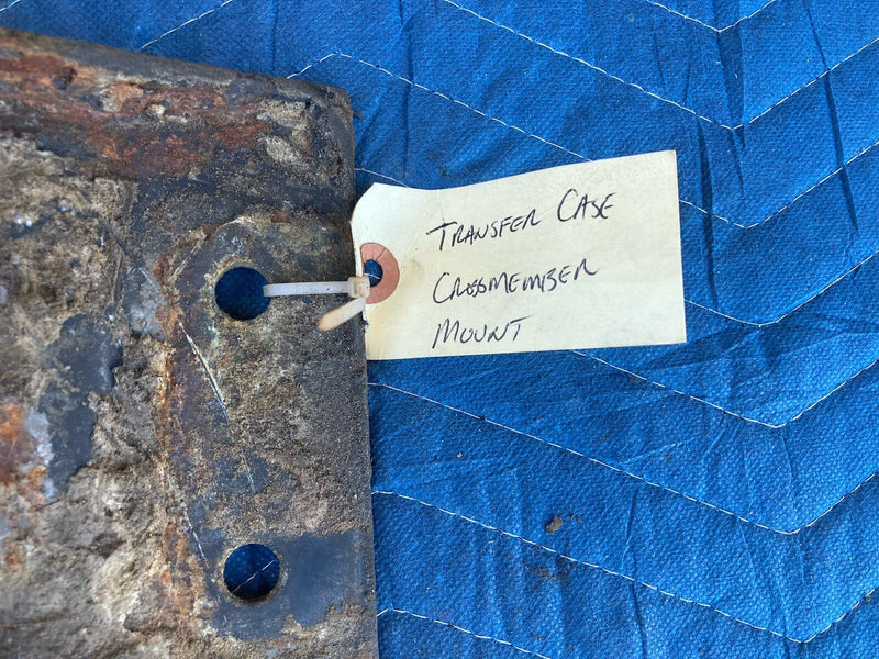 1997-2002 Jeep Wrangler TJ Manual Trans Transfer Case Bracket Mount OEM #3283M